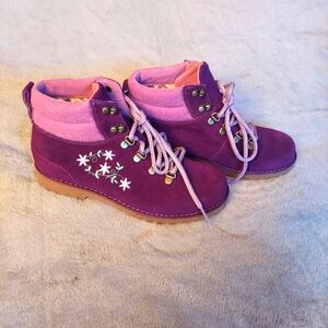 UGG suede ankles high boots size 6